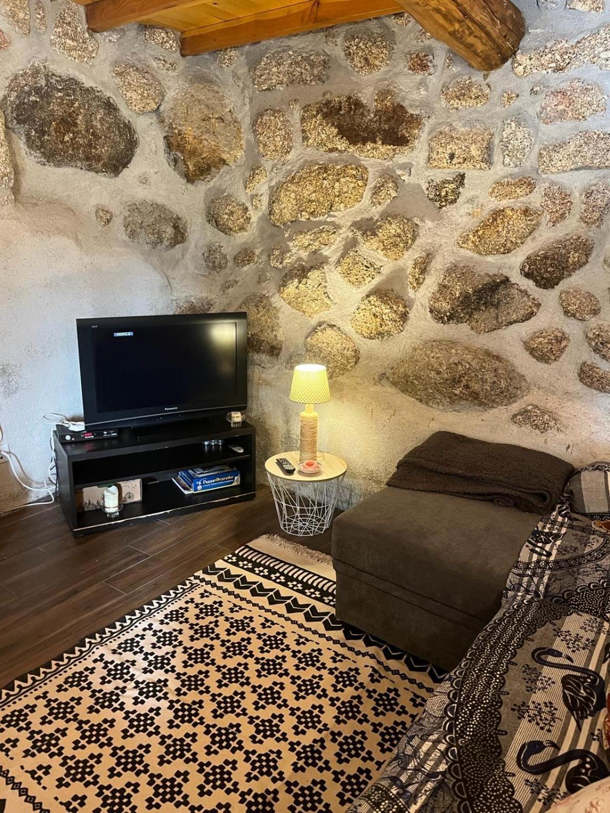 Casa Da Serra Da Estrela Holiday home Goncalo (Guarda)
